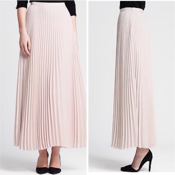 NWT Banana Republic Accordion Pleated Skirt 10